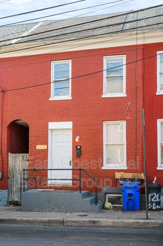 Townhouse for rent at 118 S Locust St, Hagerstown, MD 21740