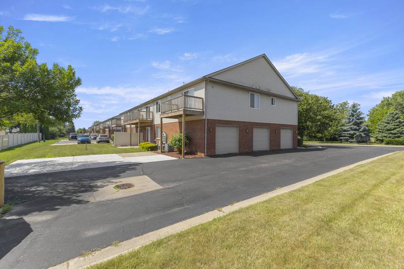 Condo for rent at 13017 Turnberry, Southgate, MI 48195