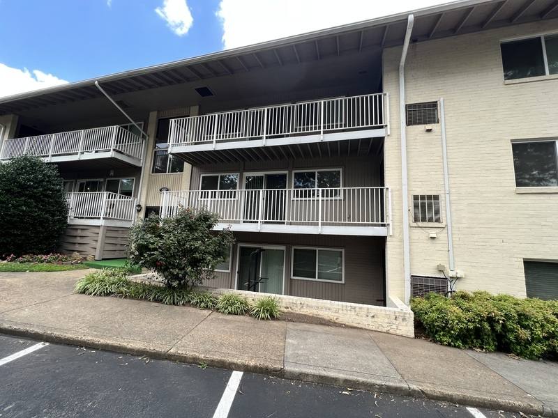 Apartment for rent at 808 Brook Hill Rd, Richmond, VA 23227