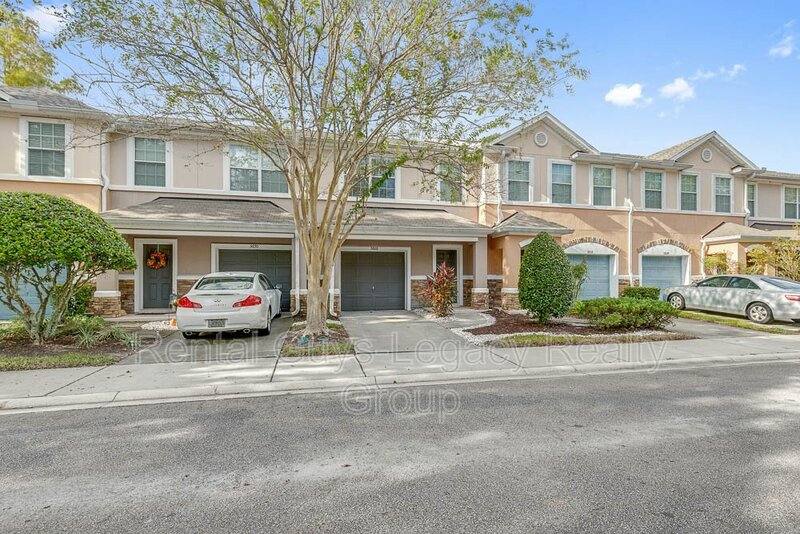 Townhouse for rent at 5868 Pavilion Dr, Jacksonville, FL 32258