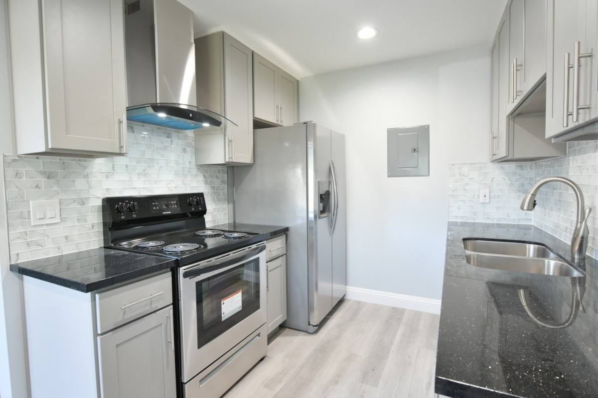 Apartment for rent at 445 Kuehnis Dr, Campbell, CA 95008