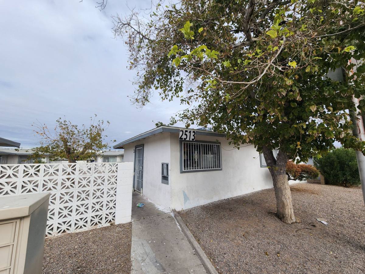 Townhouse for rent at 2513 Cedar Ave, Las Vegas, NV 89101