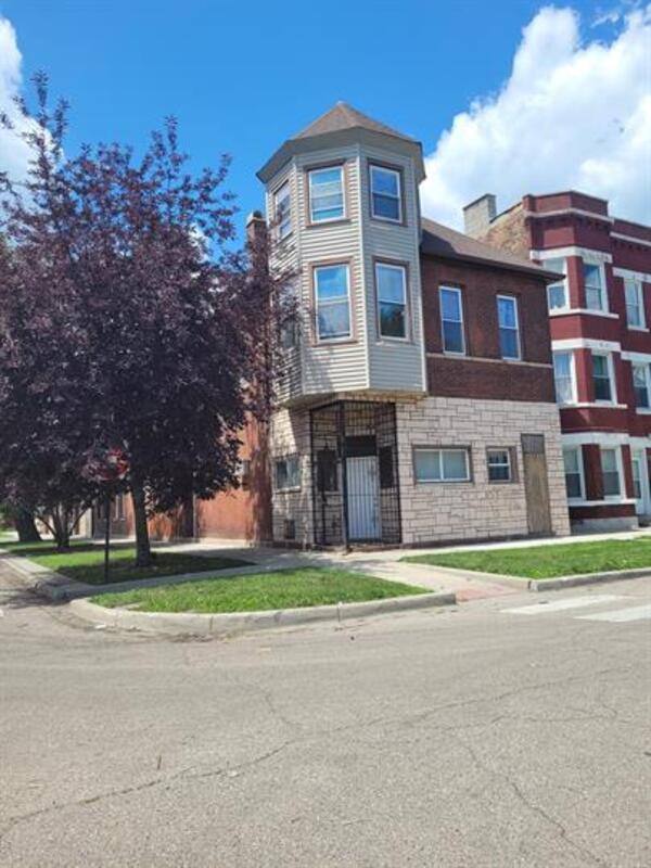 Apartment for rent at 8360 S Mackinaw Ave #1R, Chicago, IL 60617