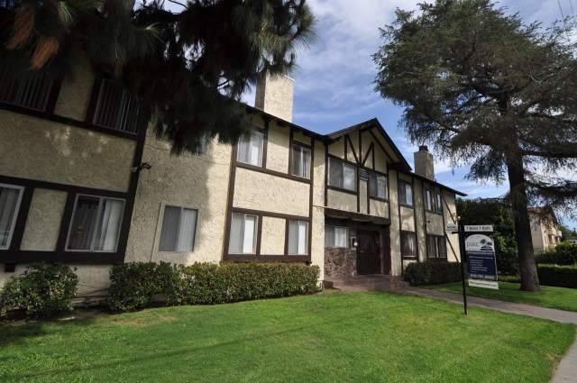 Apartment for rent at 6954 Woodman Ave, Van Nuys, CA 91405
