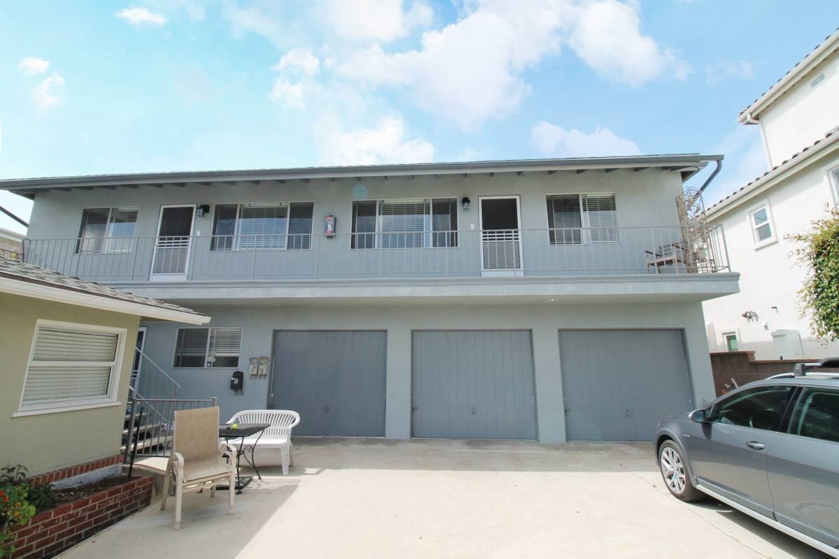 Apartment for rent at 2608 Voorhees Ave, Redondo Beach, CA 90278