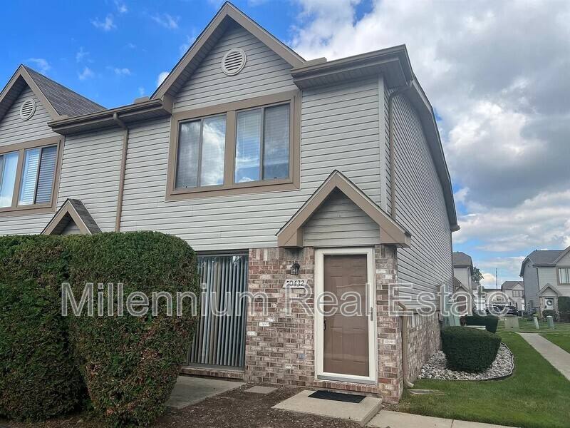 Condo for rent at 50432 Bay Run S, New Baltimore, MI 48047