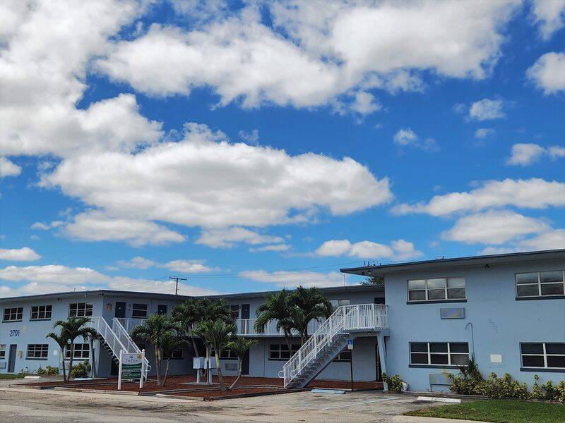 Apartment for rent at 2701 Ave E #B, West Palm Beach, FL 33404