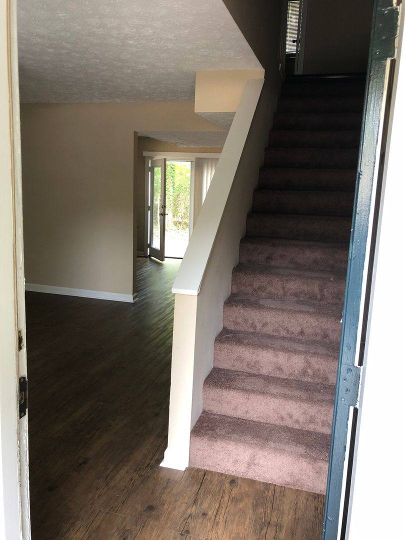 Townhouse for rent at 4717 Cantrell Rd, Flowery Branch, GA 30542