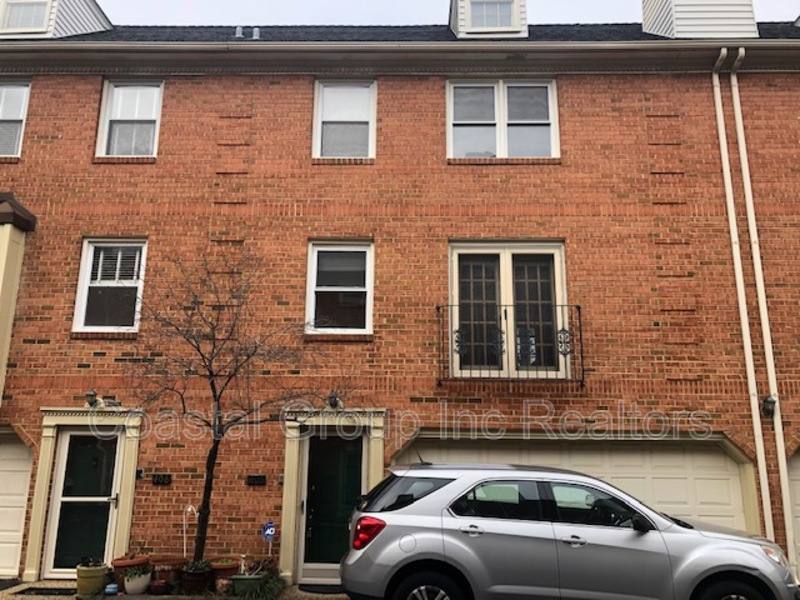 Condo for rent at 527 W 20th St #1, Norfolk, VA 23517