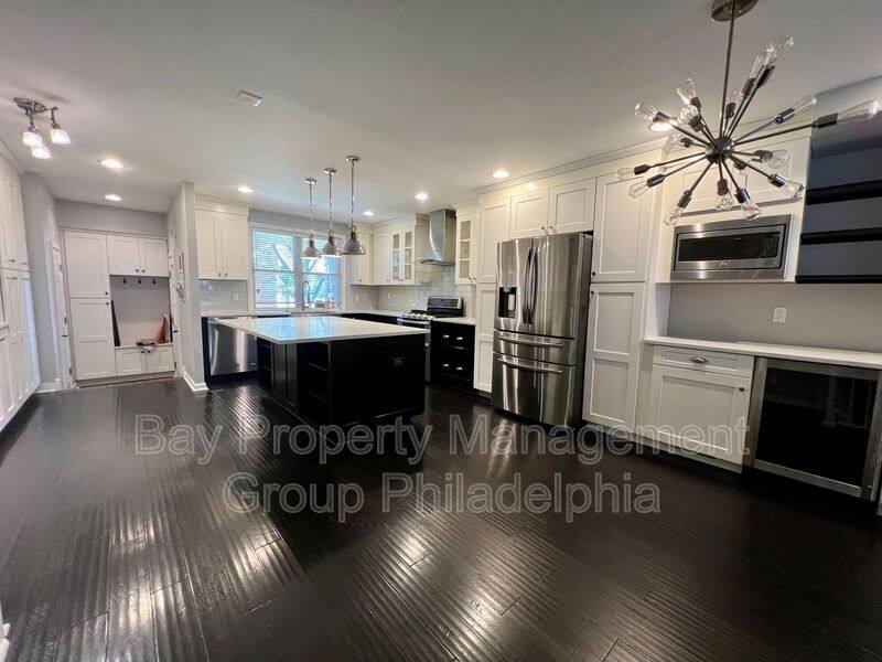 Townhouse for rent at 507 Cypress St, Philadelphia, PA 19106