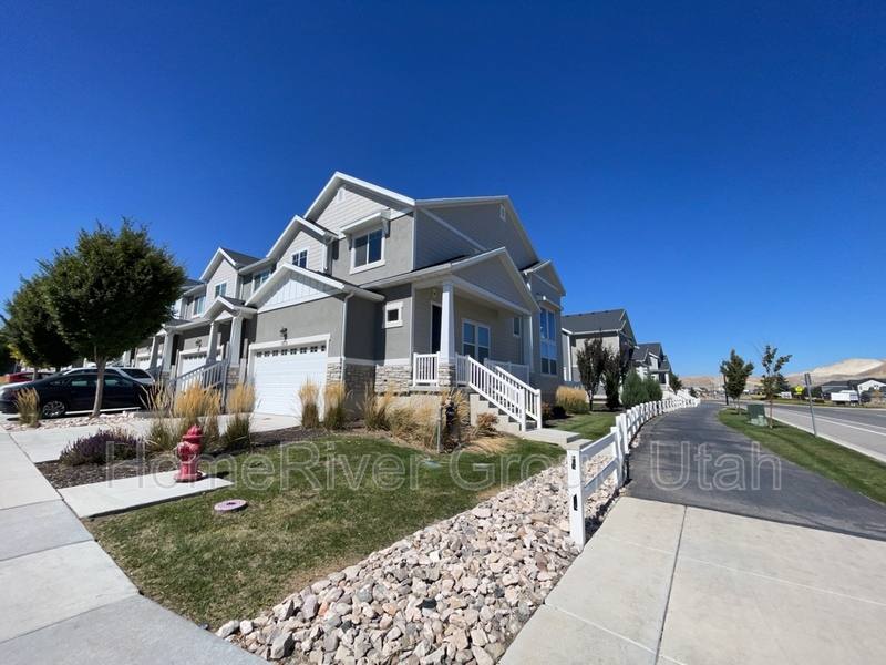 Townhouse for rent at 3628 W 2330 N, Lehi, UT 84043