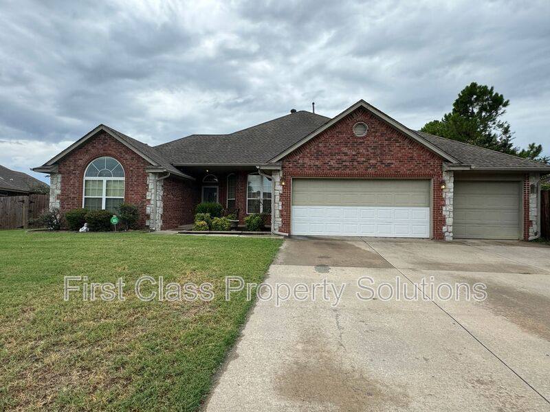 House for rent at 9508 S Country Club Dr, Oklahoma City, OK 73159