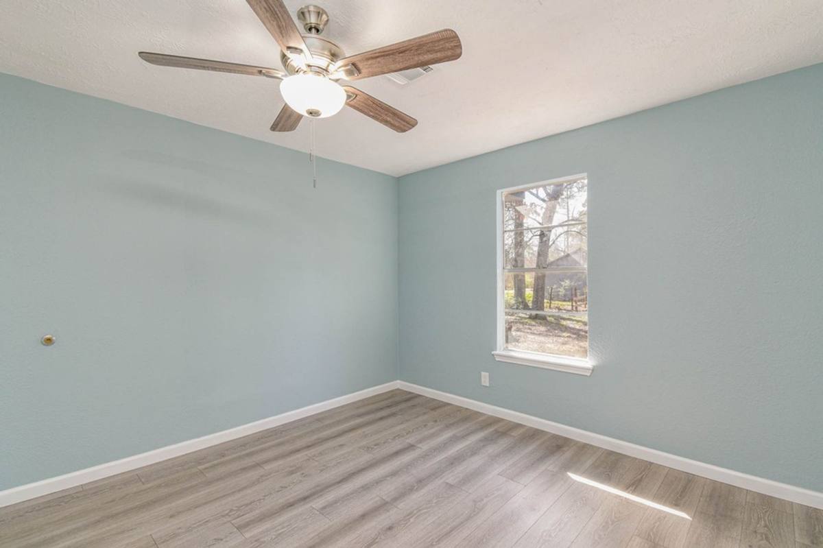 House for rent at 3735 Woodpeckers Grove, Cleveland, TX 77328