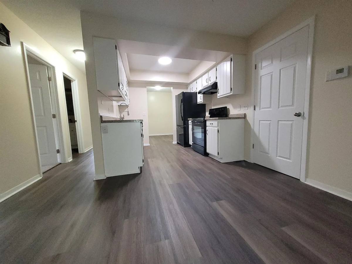 Apartment for rent at 2066 Edgewood Dr, Lima, OH 45805