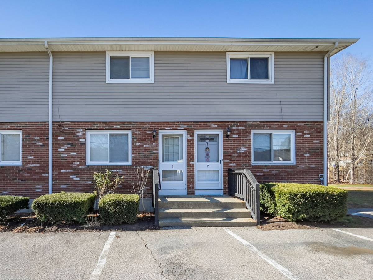 Apartment for rent at 174-180 Pachaug River Dr, Jewett City, CT 06351