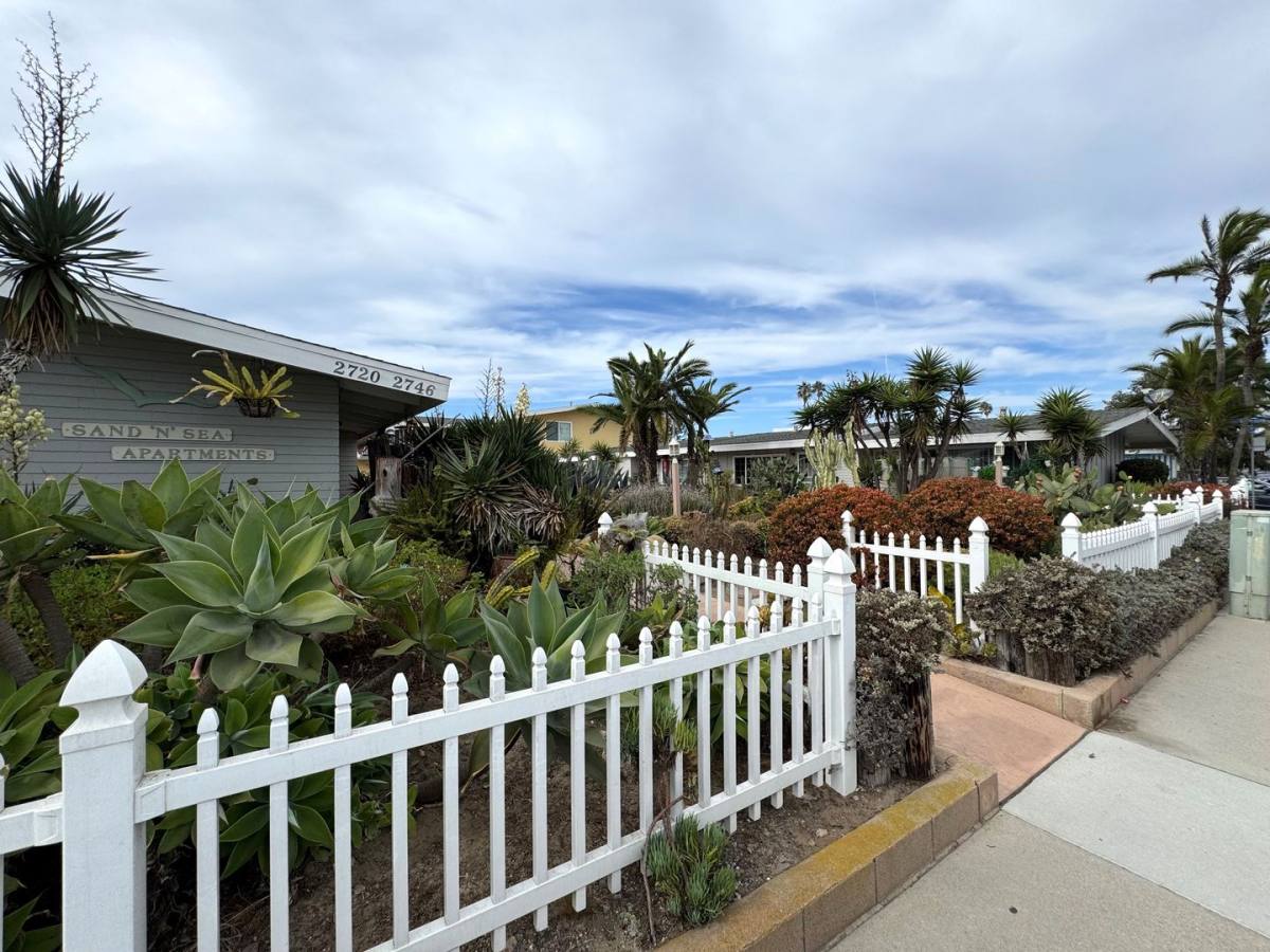 Apartment for rent at 2720-2746 Pierpont Blvd, Ventura, CA 93001