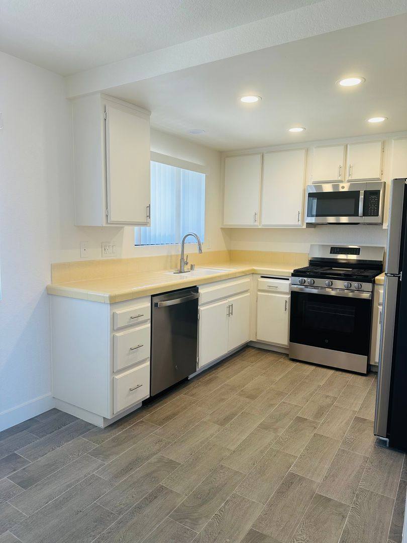 Apartment for rent at 175 Cedar Rd, Vista, CA 92083