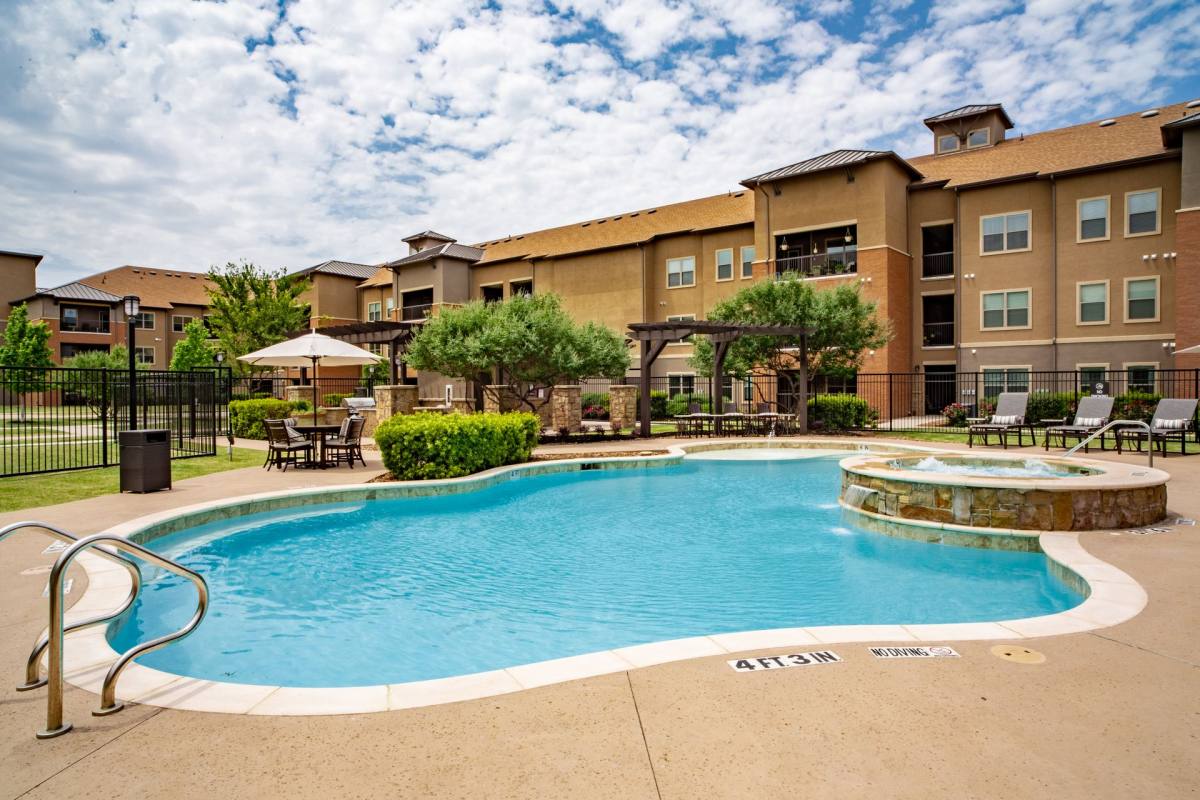 Apartment for rent at 2155 Arkansas Lane, Grand Prairie, TX 75052