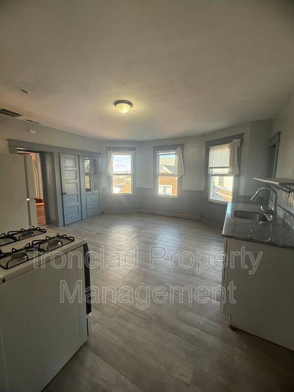 Apartment for rent at 34 Beatty St #3, New Britain, CT 06051