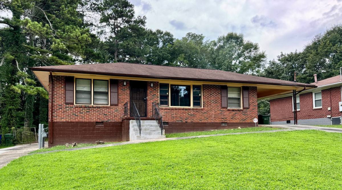 House for rent at 95 Hillsdale Dr SE, Atlanta, GA 30315
