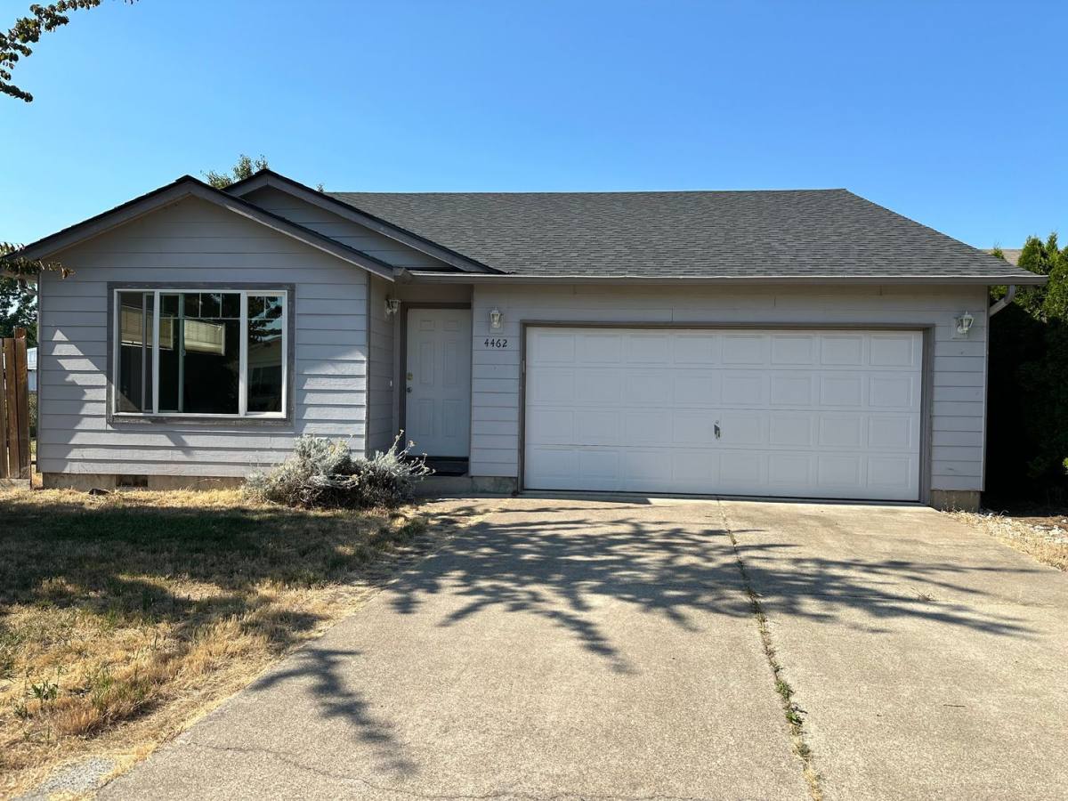 House for rent at 4462 Live Oak St, Sweet Home, OR 97386