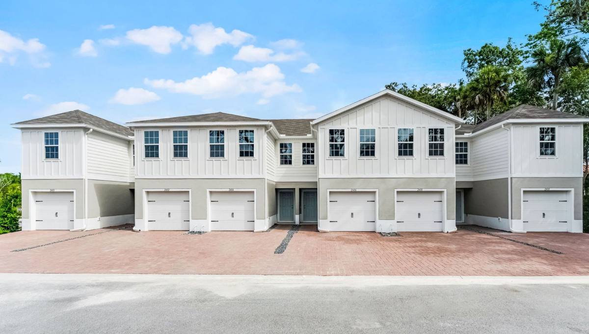 Townhouse for rent at 2410 Mercury Way, Daytona Beach, FL 32119