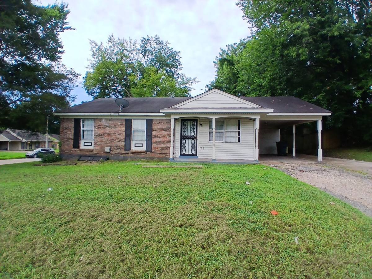 House for rent at 3455 Ridgemont Rd, Memphis, TN 38128