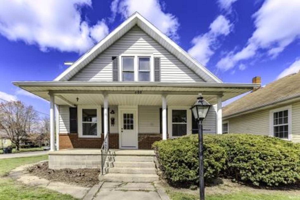 Apartment for rent at 400 E Highland Ave, Muncie, IN 47303