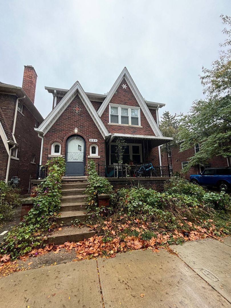 Townhouse for rent at 884 Beaconsfield Ave, Grosse Pointe, MI 48230