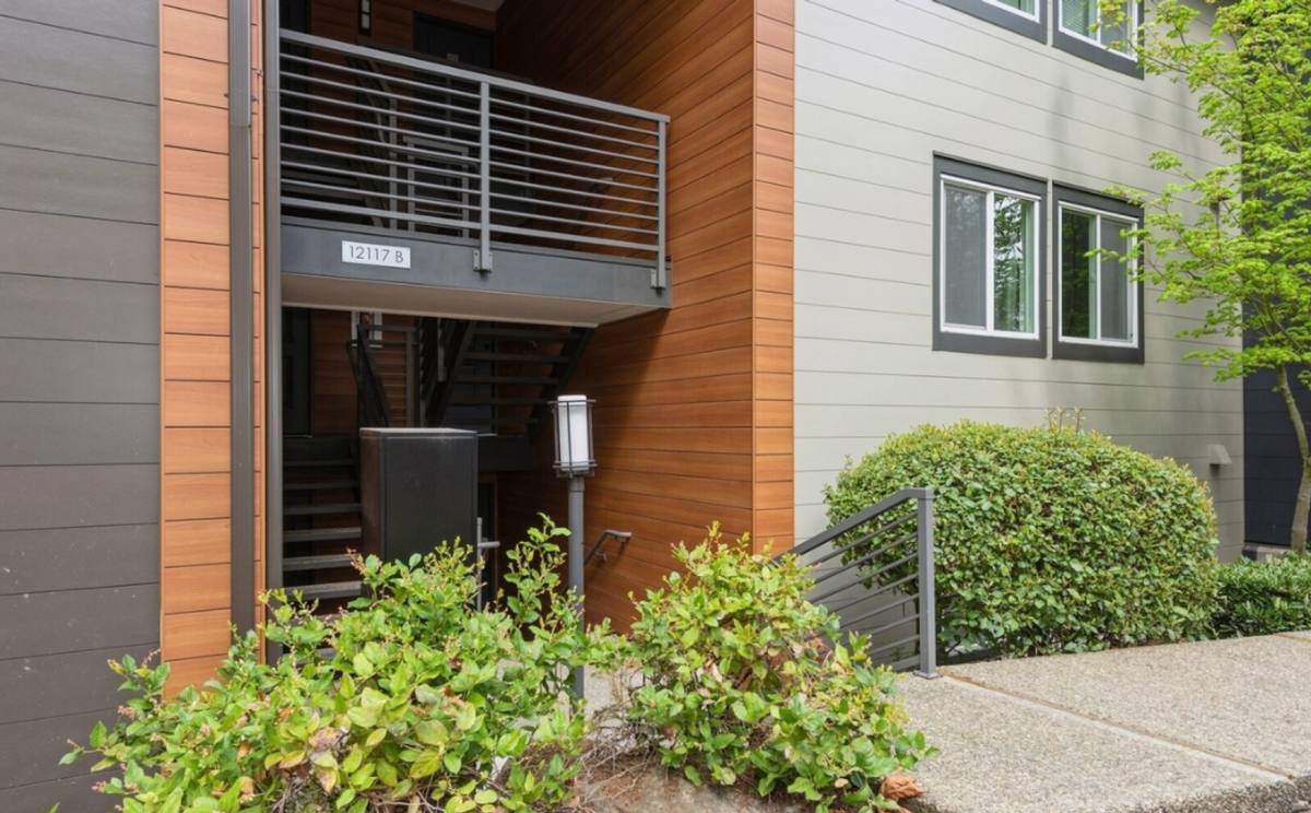 Apartment for rent at 12117 NE Bel Red Rd #B102, Bellevue, WA 98005