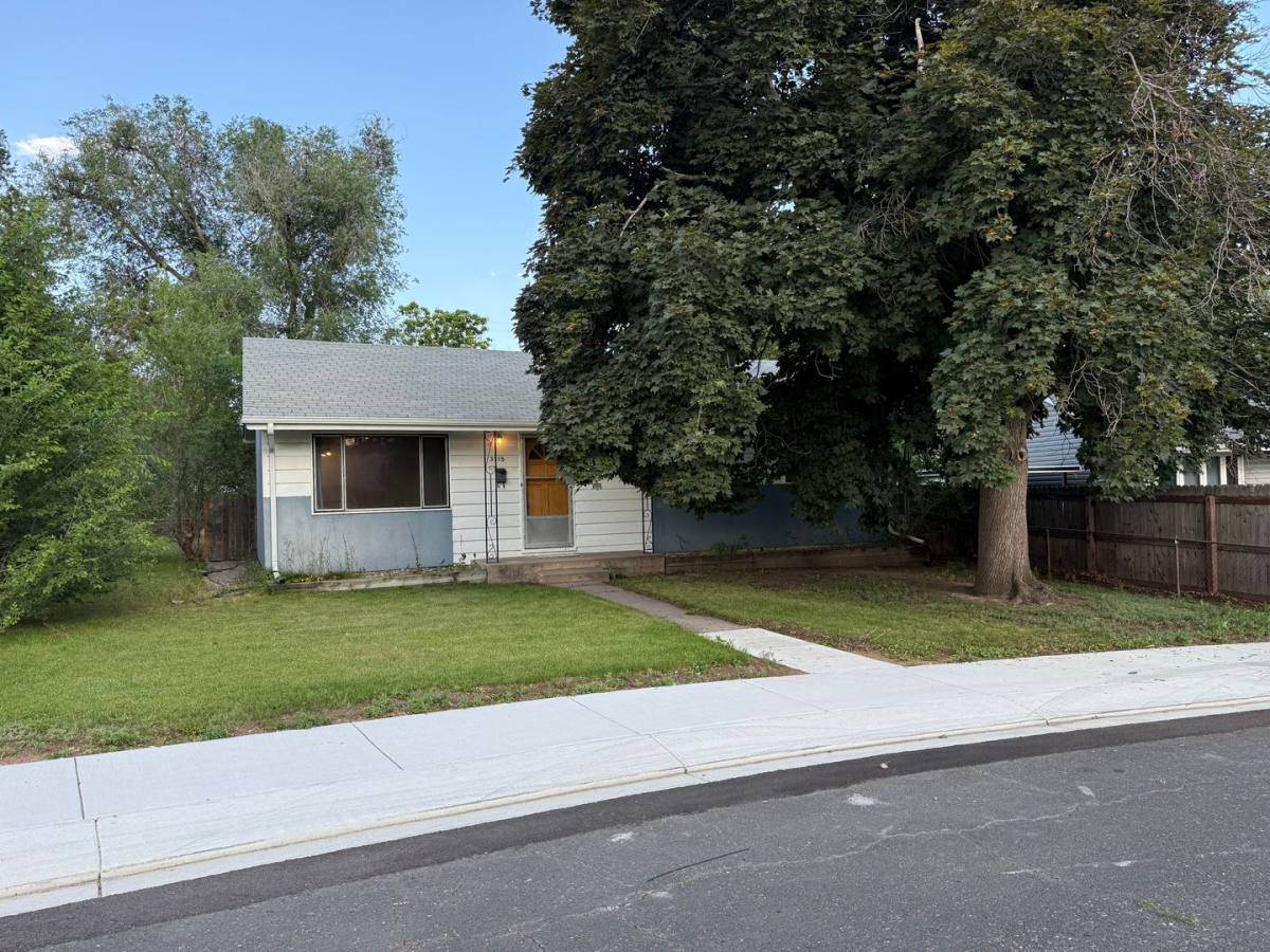 House for rent at 3315 Corbett Lane, Colorado Springs, CO 80907