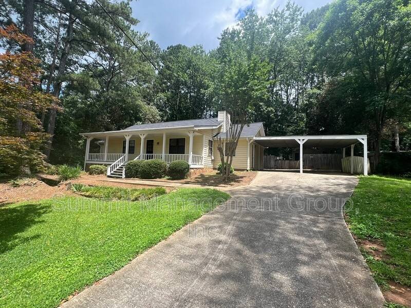 House for rent at 916 Curry Circle, Conyers, GA 30094