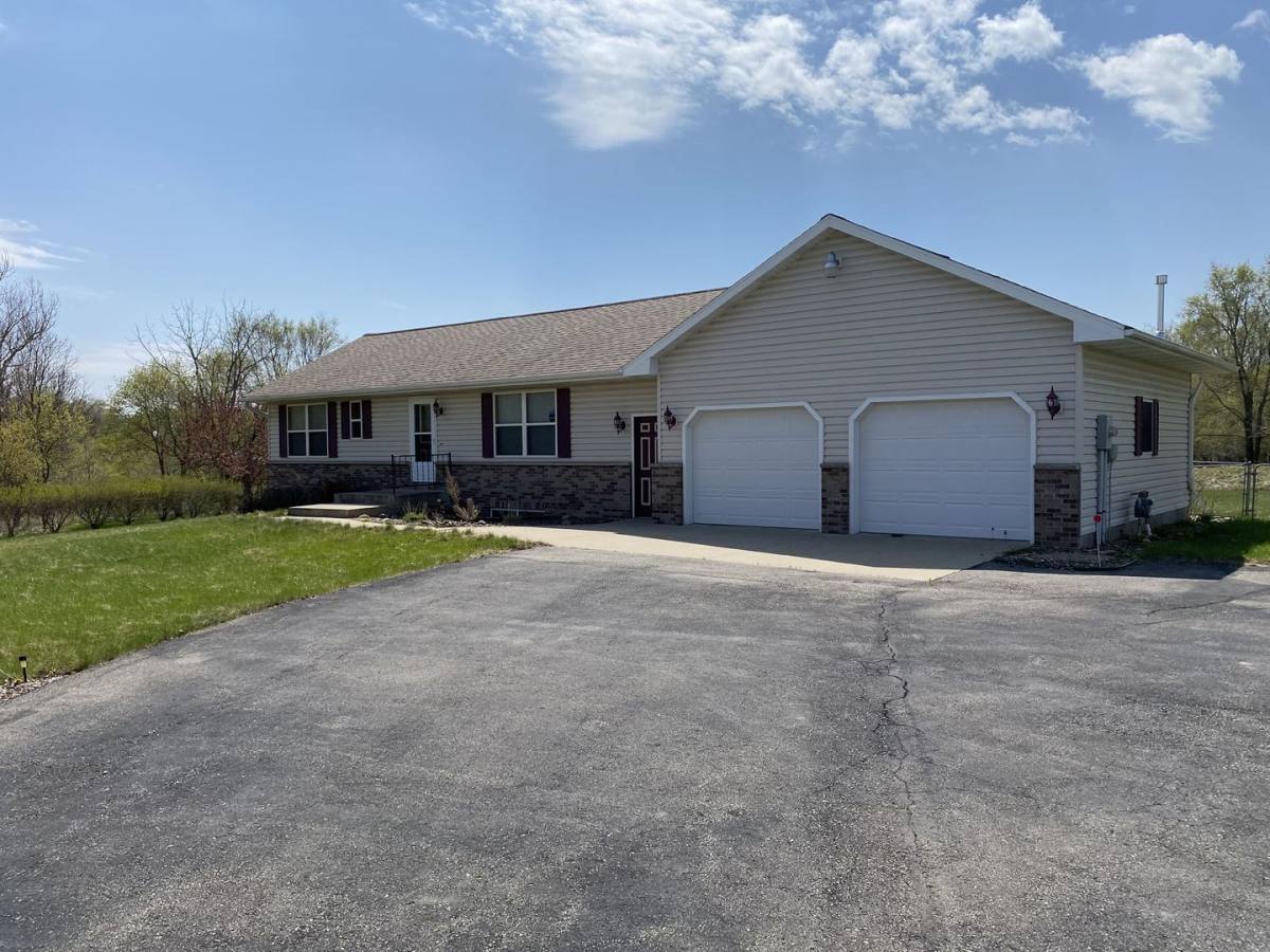House for rent at 4490 29th St SE, Rochester, MN 55904