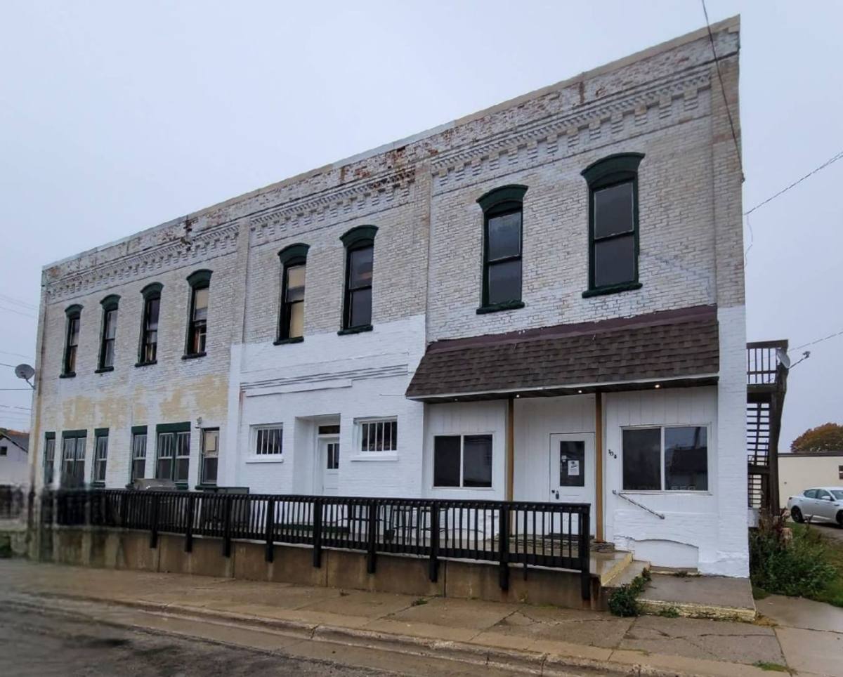 Apartment for rent at 108 N Lake Ave, Gillett, WI 54124