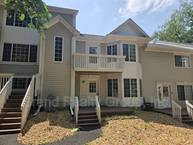 Townhouse for rent at 250 W Whispering Oaks Lane, Round Lake, IL 60073