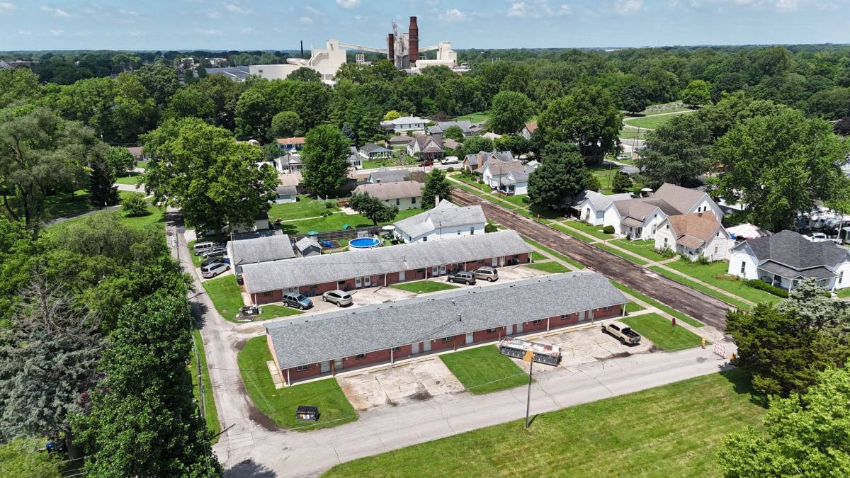 Apartment for rent at 645 Main St, Shelbyville, IN 46176