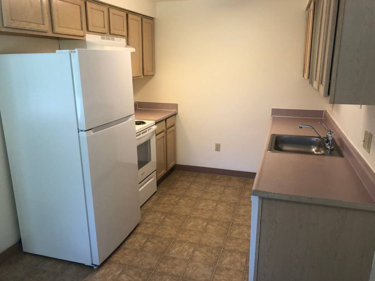 Apartment for rent at 835 Piedmont Ave NW, Salem, OR 97304