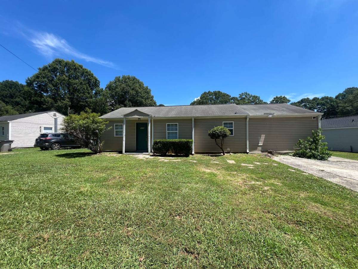 House for rent at 1414 Moonlite Ave, Gastonia, NC 28052