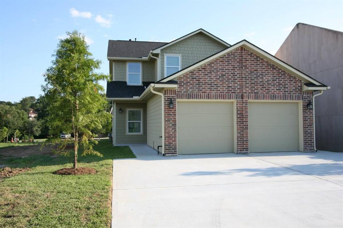 Apartment for rent at 140 Capetown Circle, Montgomery, TX 77356