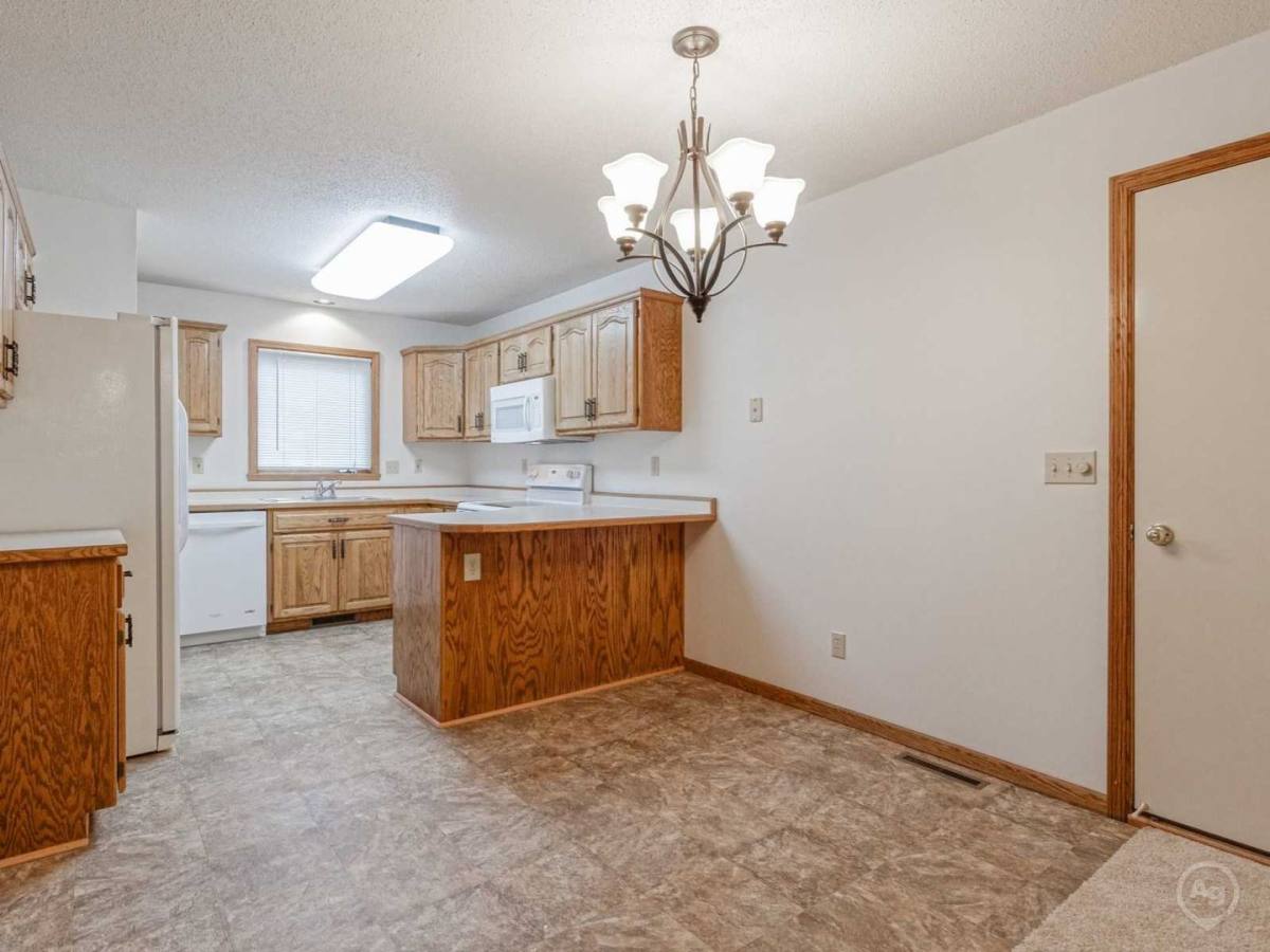 Townhouse for rent at 1722 35th St SW, Fargo, ND 58103