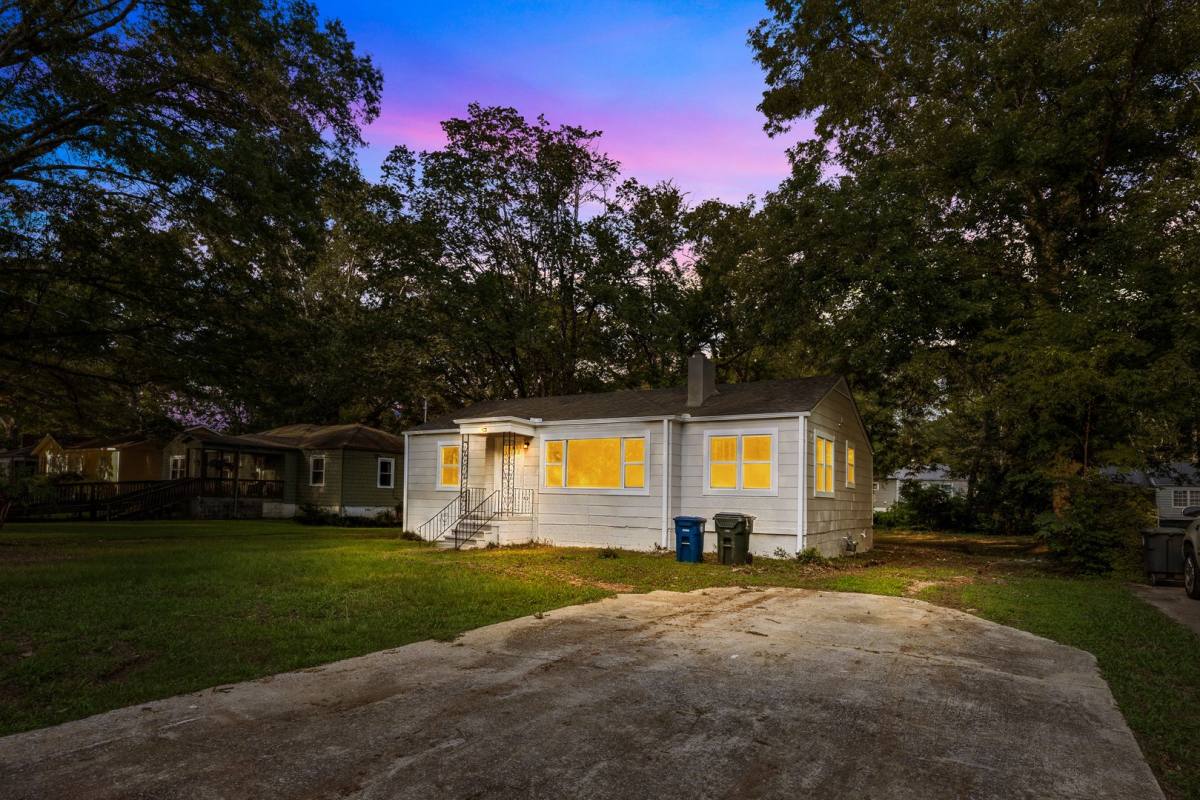 House for rent at 829 Meadowbrook Dr, Birmingham, AL 35215