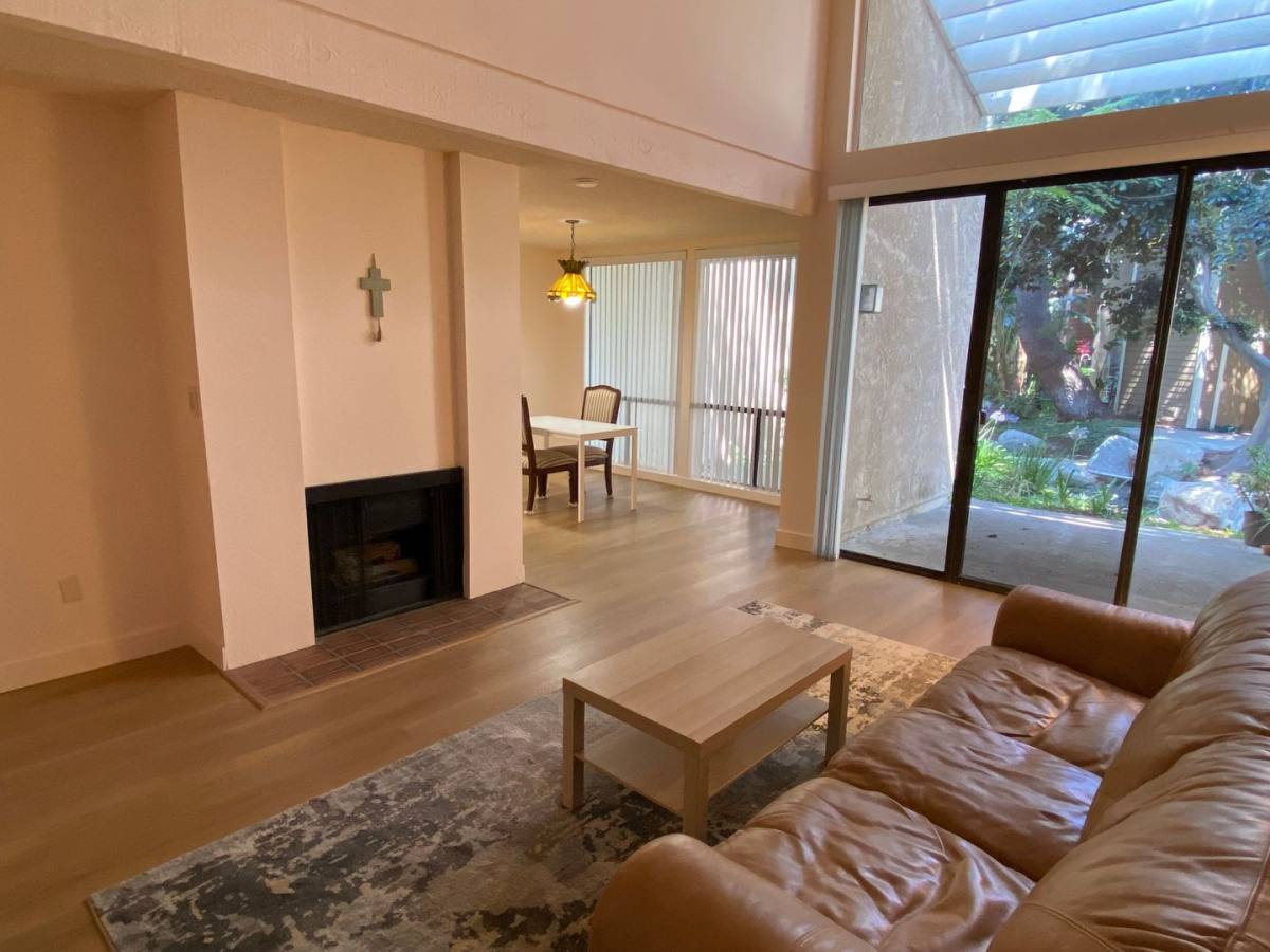 Townhouse for rent at 262 Pineview, Irvine, CA 92620