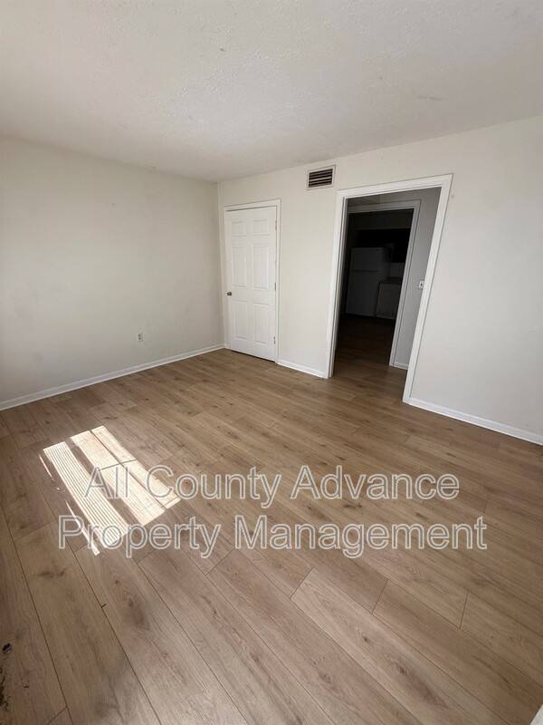Apartment for rent at 4911 B Temple Heights Rd, Tampa, FL 33617