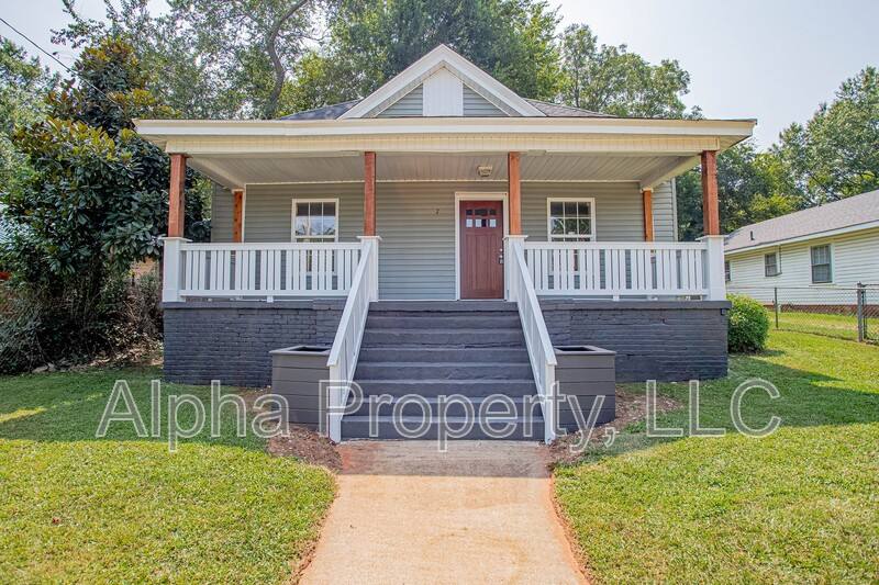 House for rent at 7 Highlawn Ave, Greenville, SC 29611