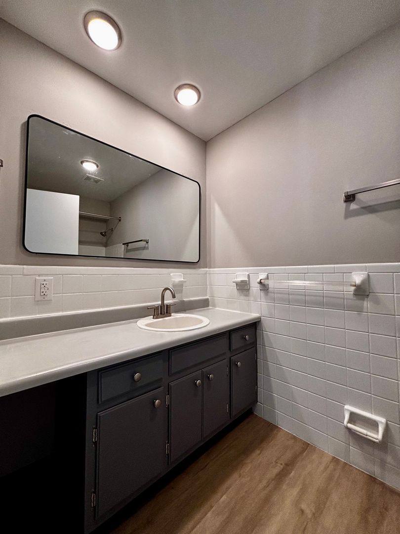 Apartment for rent at 3840 Briar Place, Dayton, OH 45405