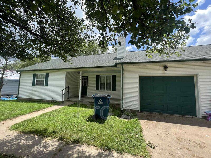 Apartment for rent at 1162 & 1164 E Sunrise Dr, Carthage, MO 64836