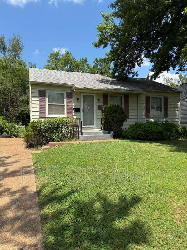 House for rent at 223 Midlothian Rd, Saint Louis, MO 63137