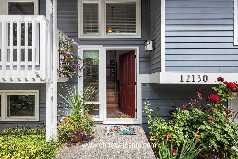 House for rent at 12130 SE 47th Place, Bellevue, WA 98006