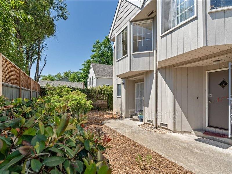 Condo for rent at 523 Prince Ave #D, Healdsburg, CA 95448