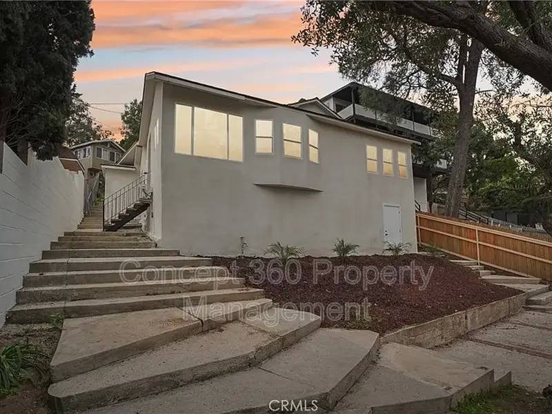House for rent at 6734 Woodrow Wilson Dr, Los Angeles, CA 90068
